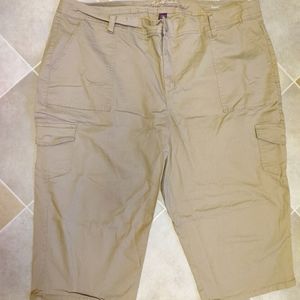 Gloria Vanderbilt Slimming Effect 20W Cargo Capris